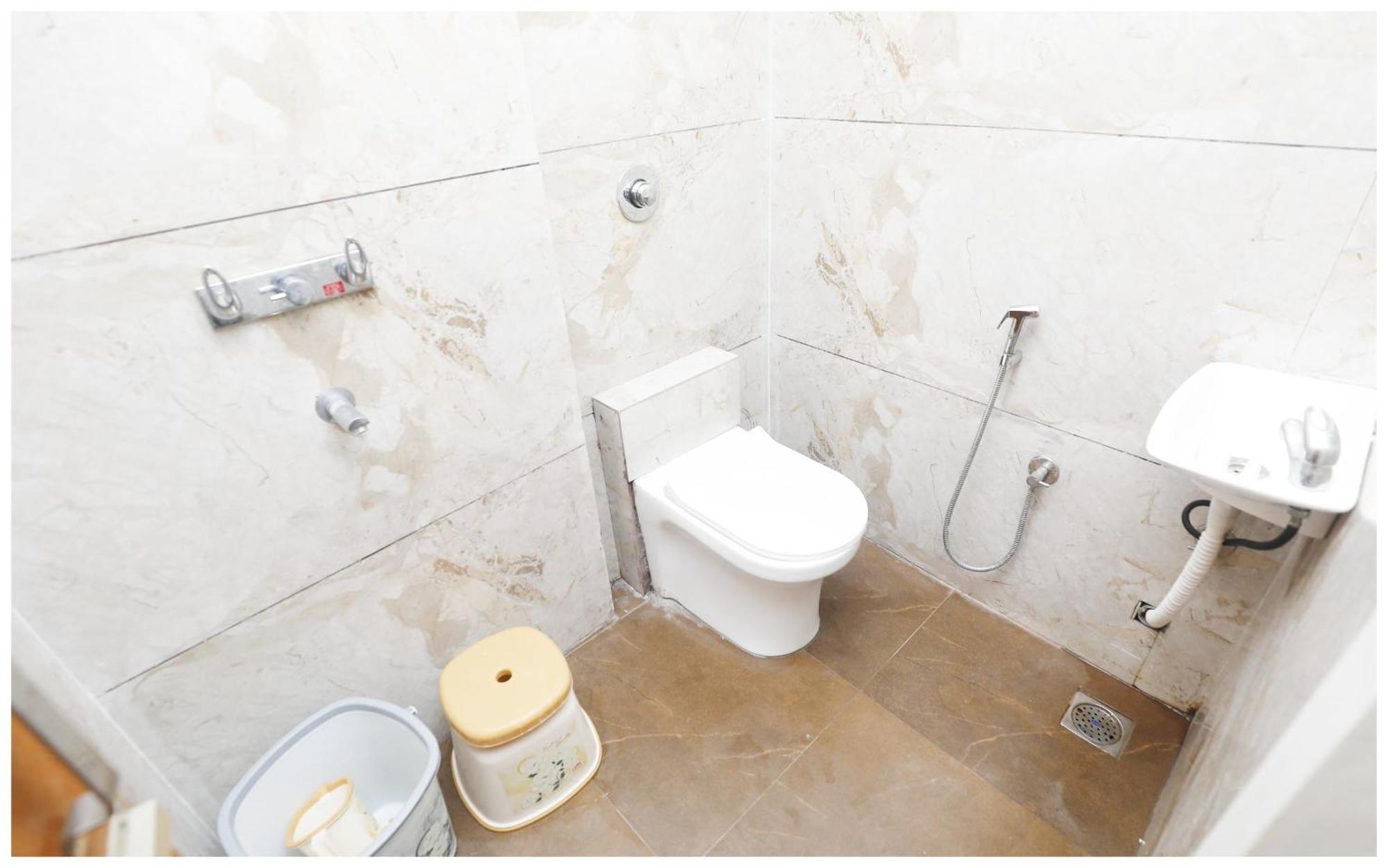 Premium Hotel Ujjain - G A R I M A - Near Mahakal Temple And Rivar - Railway Station - Hygiene & Spacious Room - With Wifi- And Parking Facilities - Best Hotel In 乌贾因 外观 照片