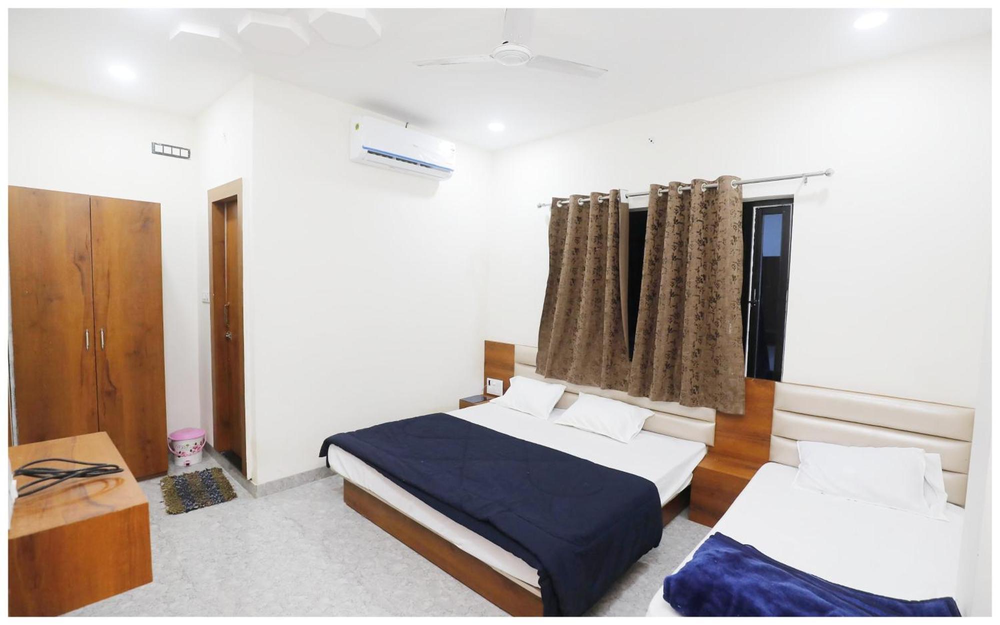 Premium Hotel Ujjain - G A R I M A - Near Mahakal Temple And Rivar - Railway Station - Hygiene & Spacious Room - With Wifi- And Parking Facilities - Best Hotel In 乌贾因 外观 照片