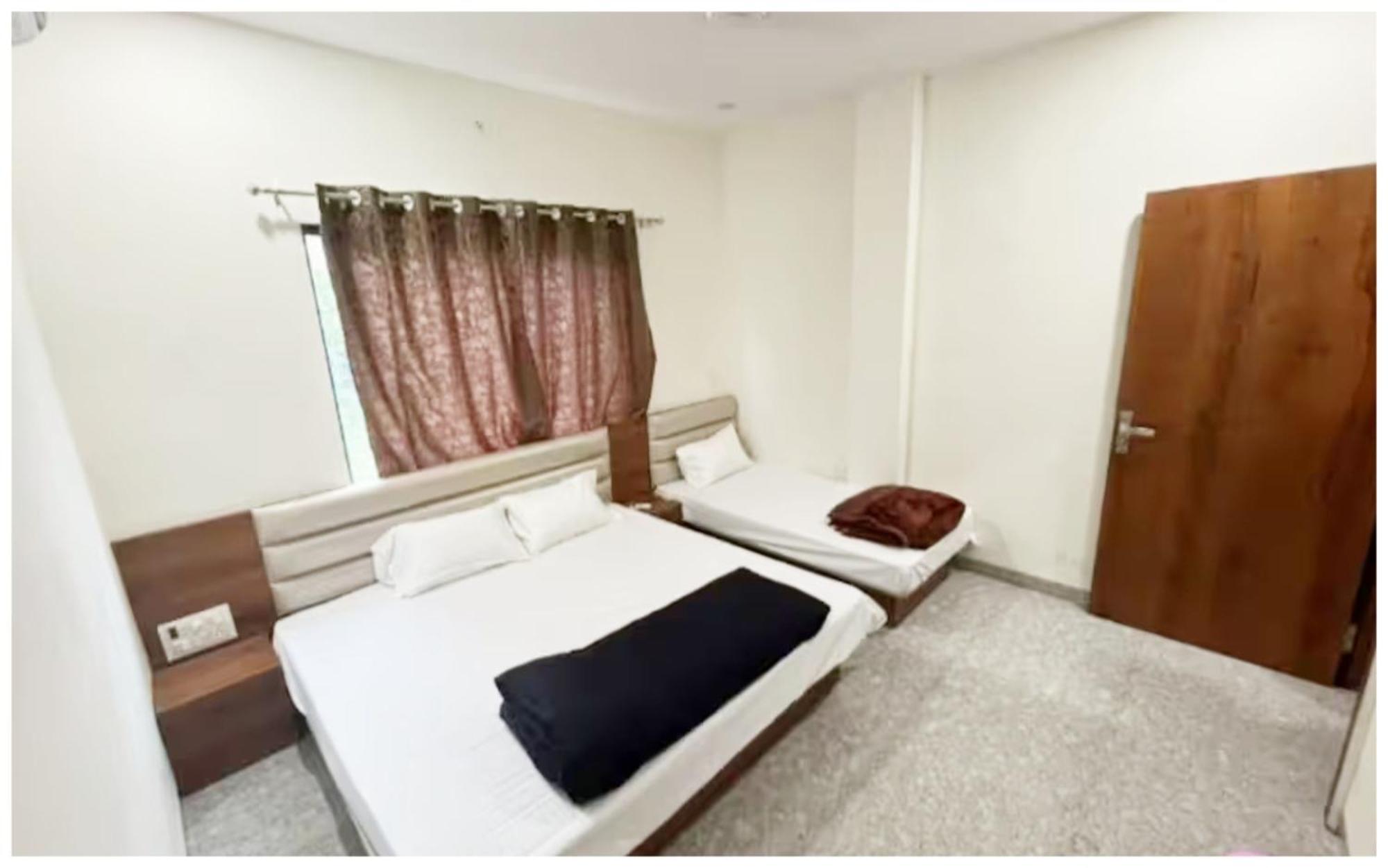 Premium Hotel Ujjain - G A R I M A - Near Mahakal Temple And Rivar - Railway Station - Hygiene & Spacious Room - With Wifi- And Parking Facilities - Best Hotel In 乌贾因 外观 照片
